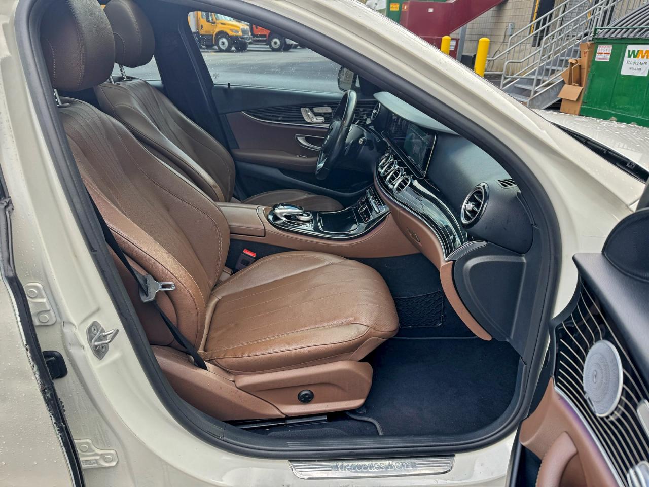 MERCEDES-BENZ E-CLASS 300