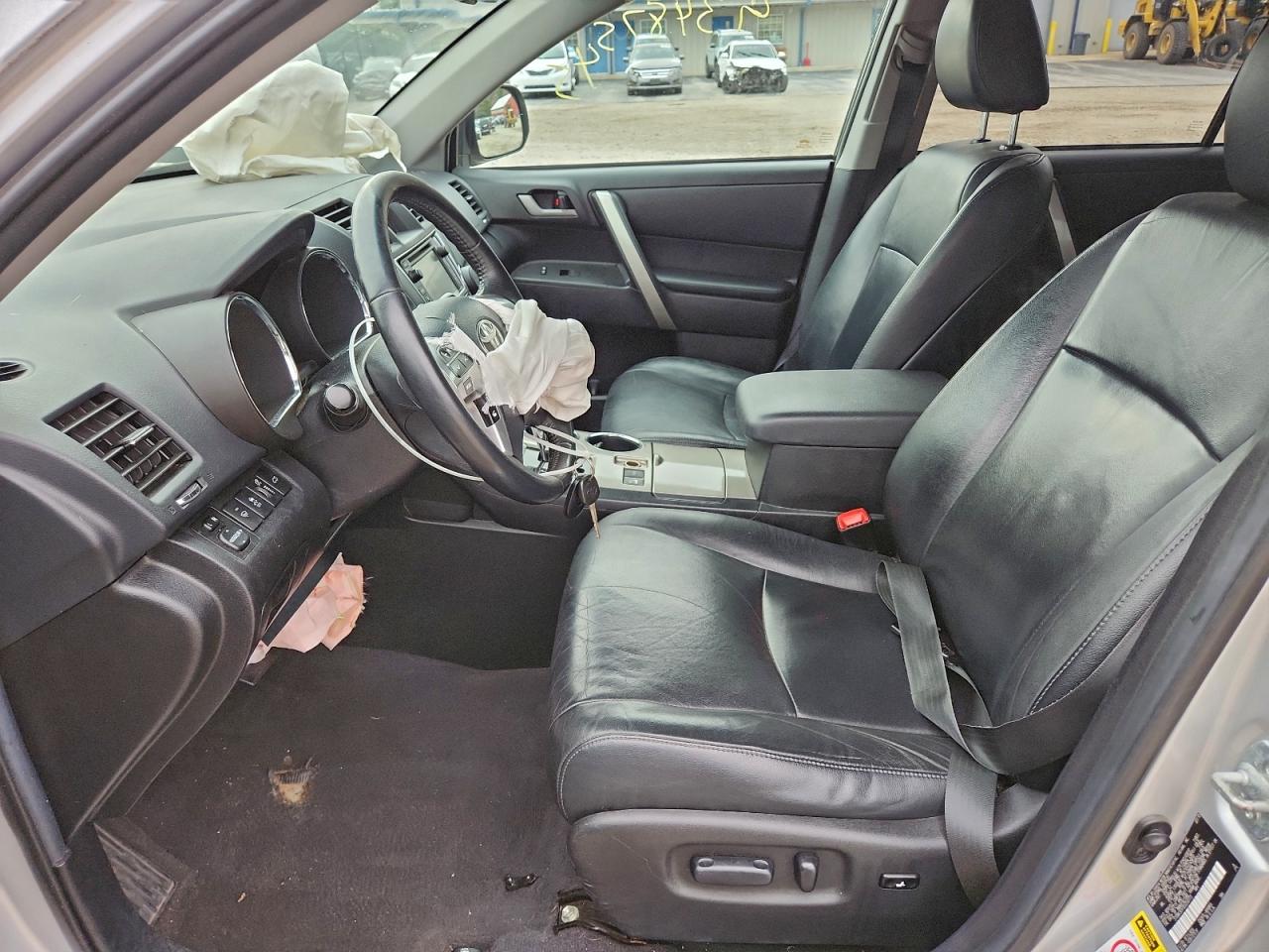 TOYOTA HIGHLANDER BASE