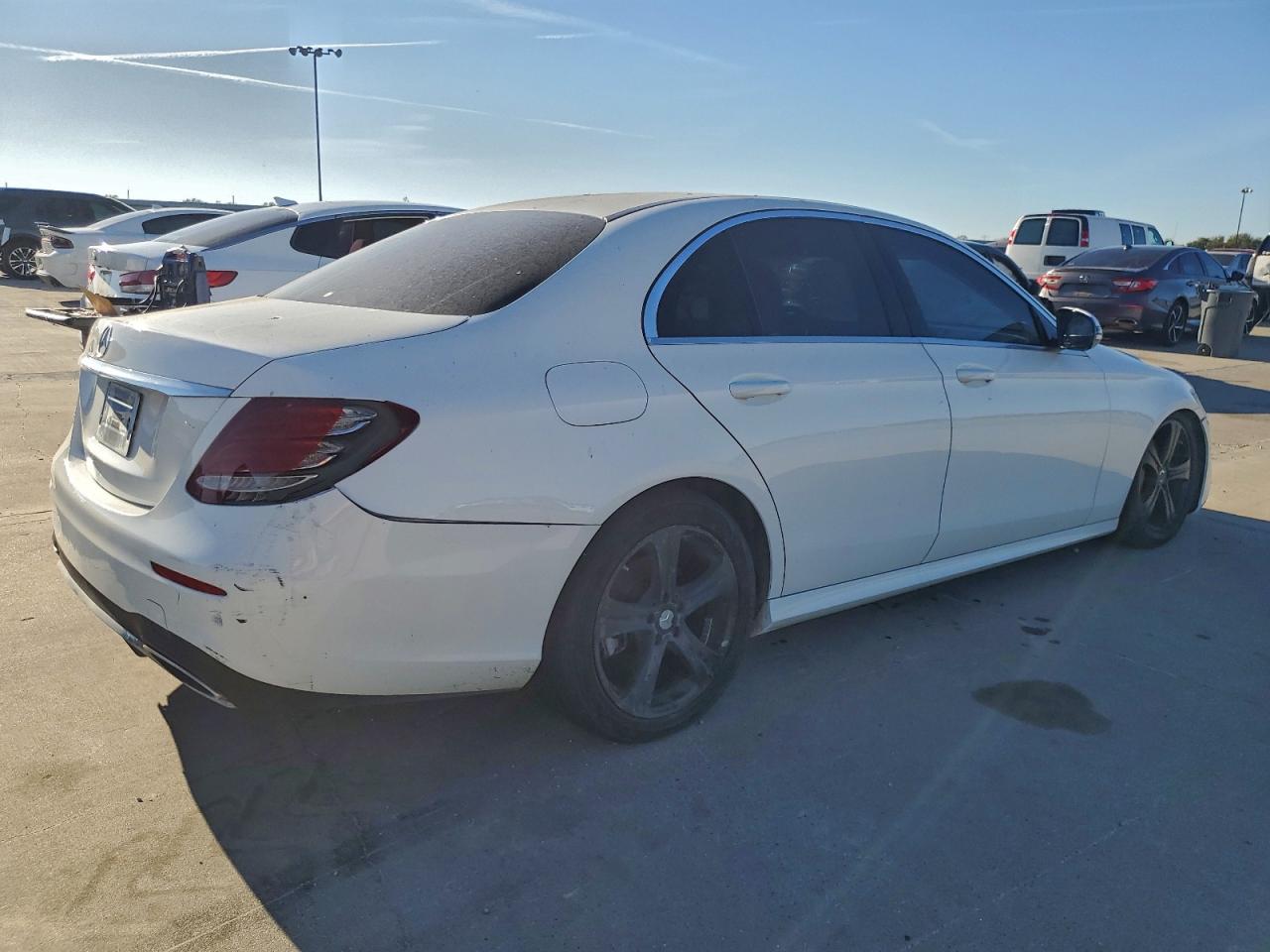 MERCEDES-BENZ E-CLASS 300