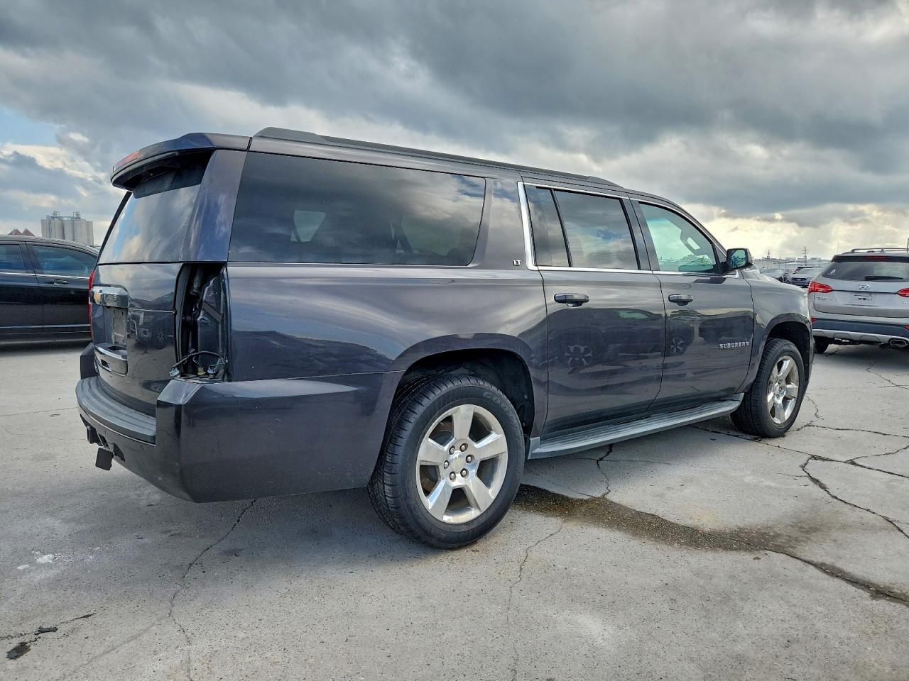 CHEVROLET SUBURBAN C1500 LT