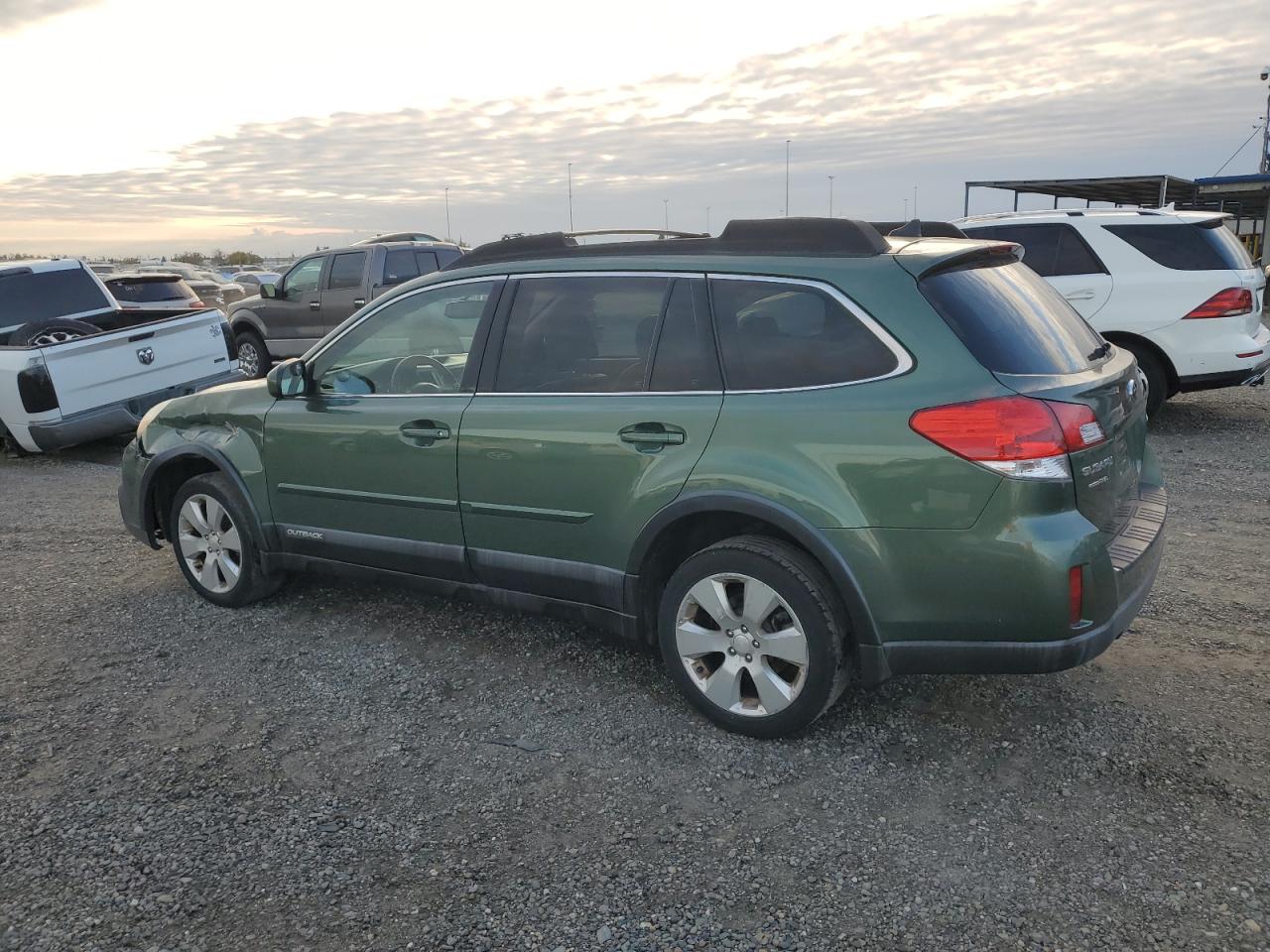 Lot #3311761287 2013 SUBARU OUTBACK 2.