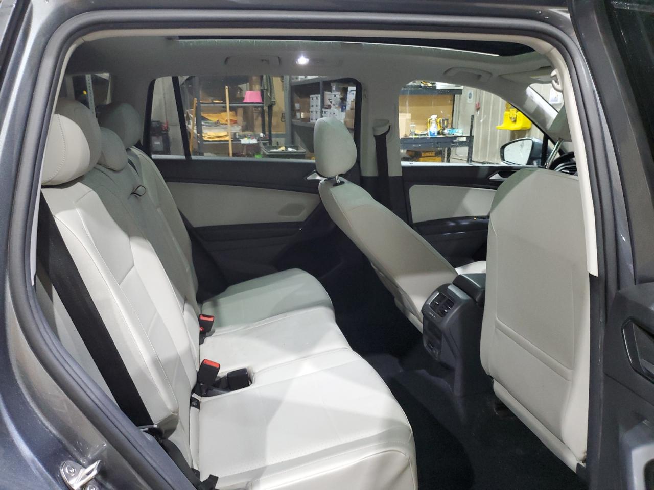 VOLKSWAGEN TIGUAN SE