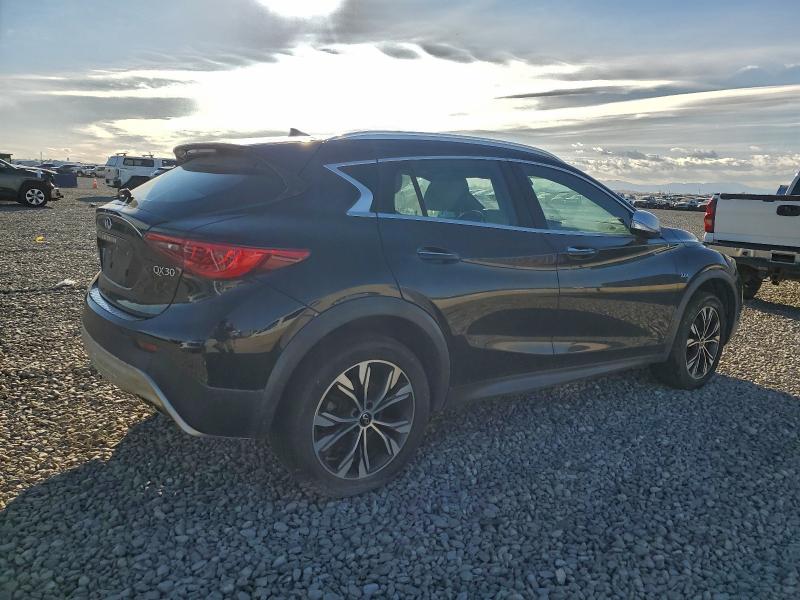 2017 INFINITI QX30 BASE #3297909776