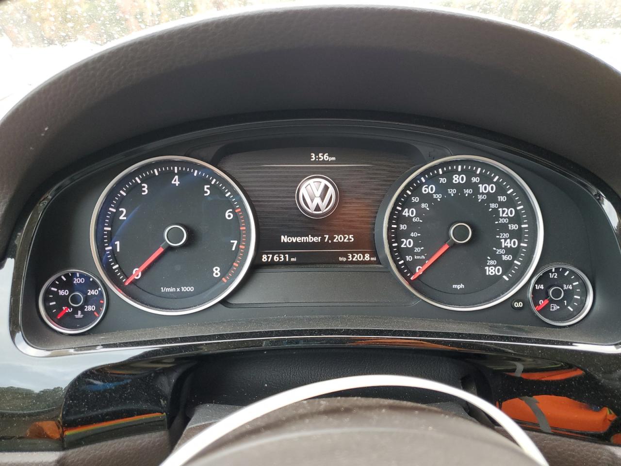 VOLKSWAGEN TOUAREG SPORT