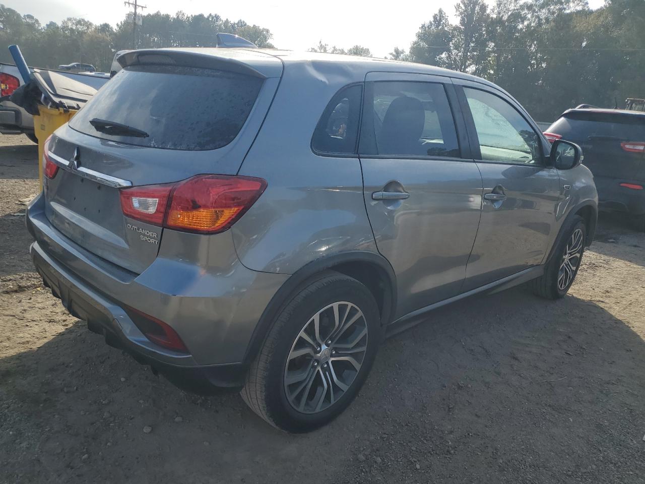 MITSUBISHI OUTLANDER ES