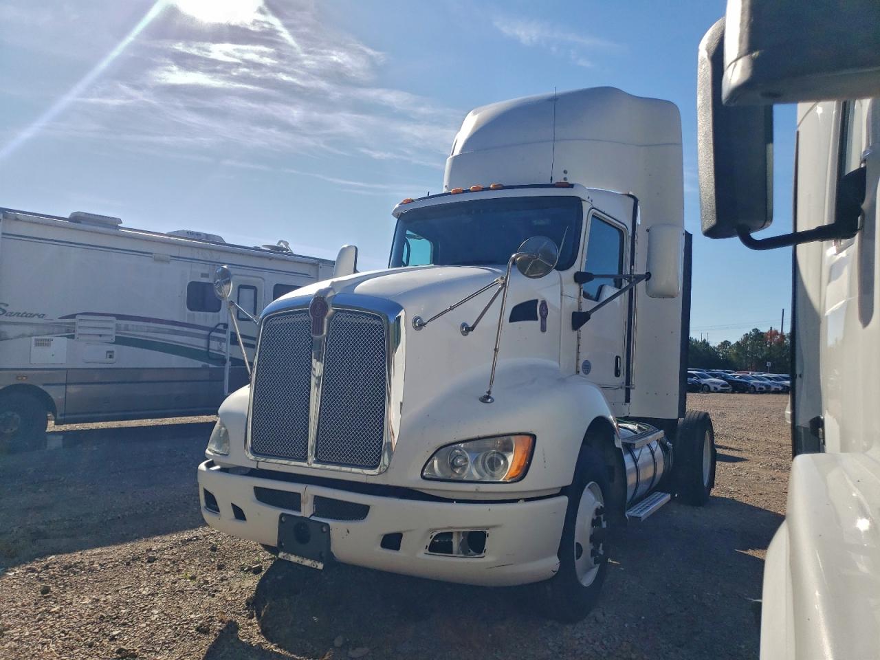 Lot #3303631927 2013 KENWORTH T660