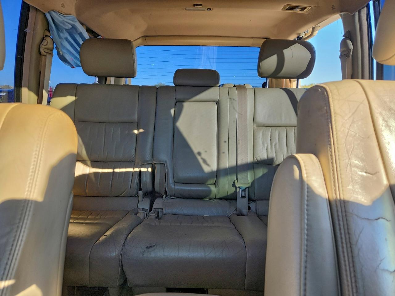 Lot #3303869719 2004 TOYOTA LAND CRUIS