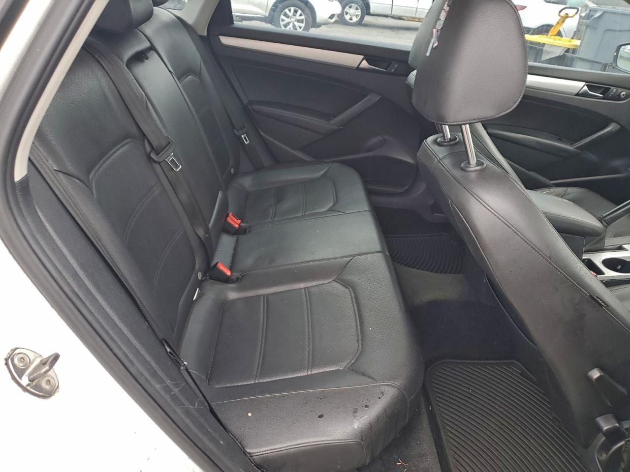 VOLKSWAGEN PASSAT SE