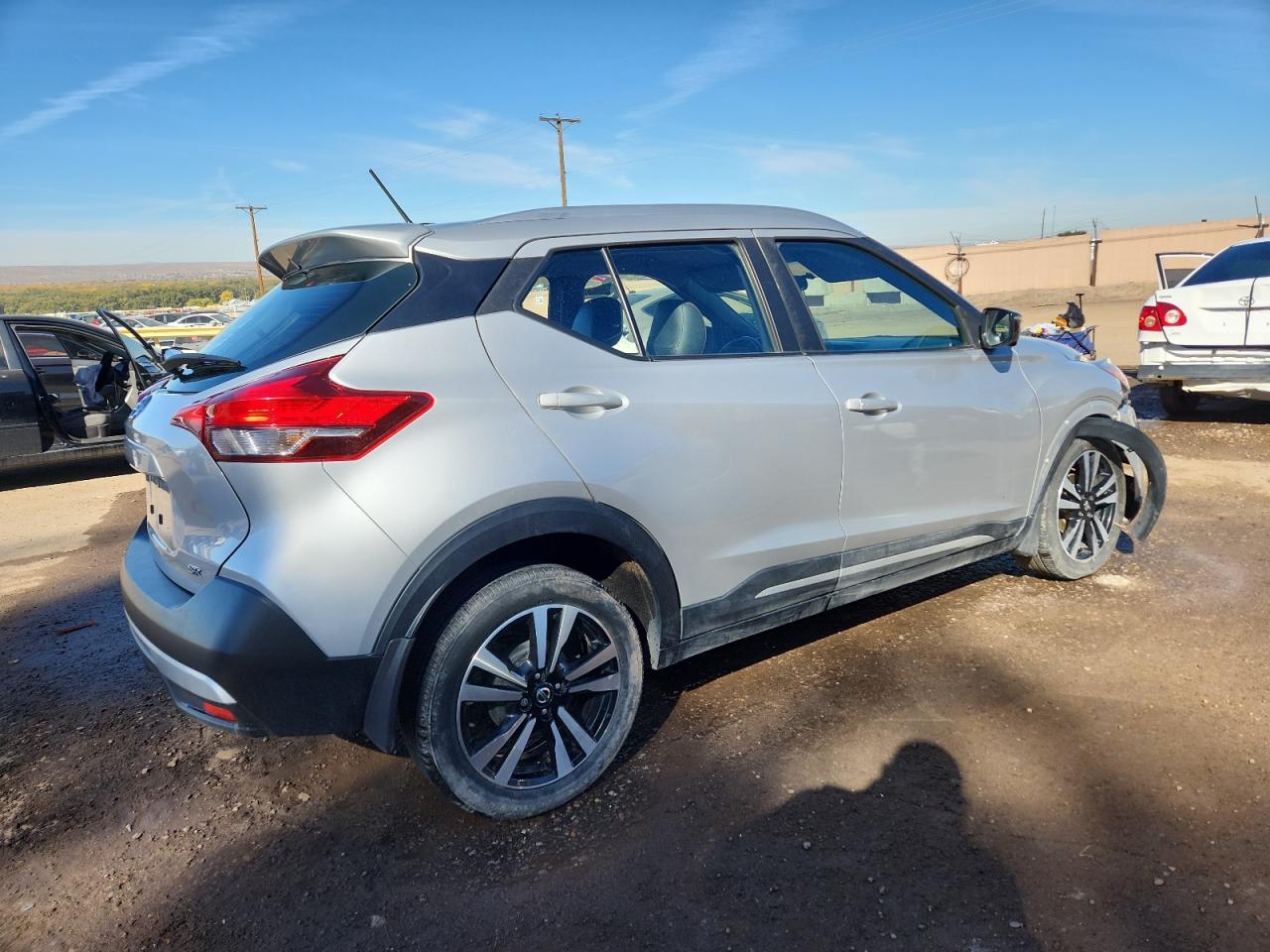 NISSAN KICKS S