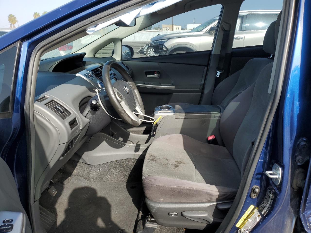 Lot #3316061236 2012 TOYOTA PRIUS V