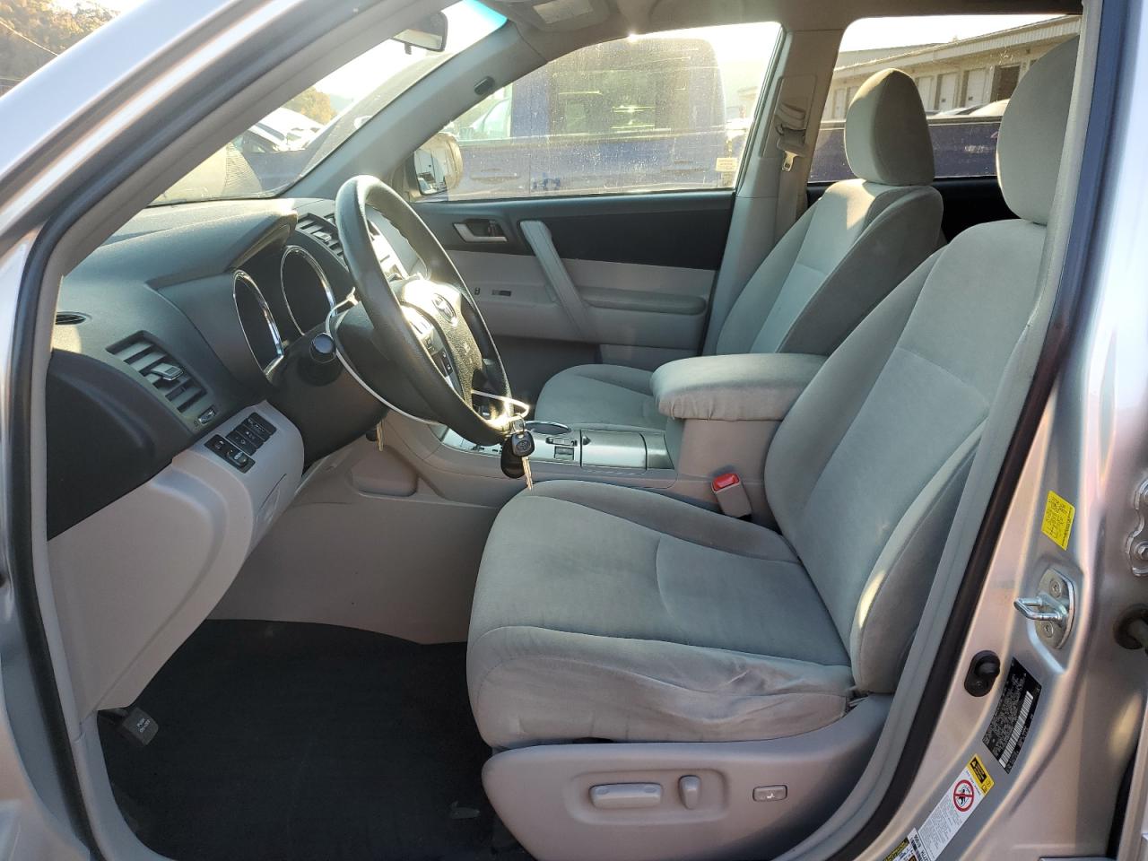 TOYOTA HIGHLANDER BASE