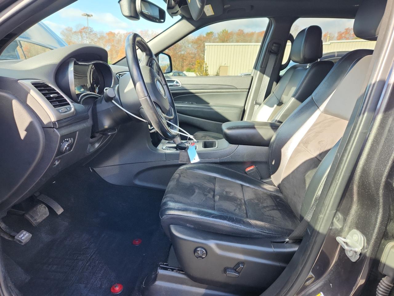 JEEP GRAND CHEROKEE LAREDO