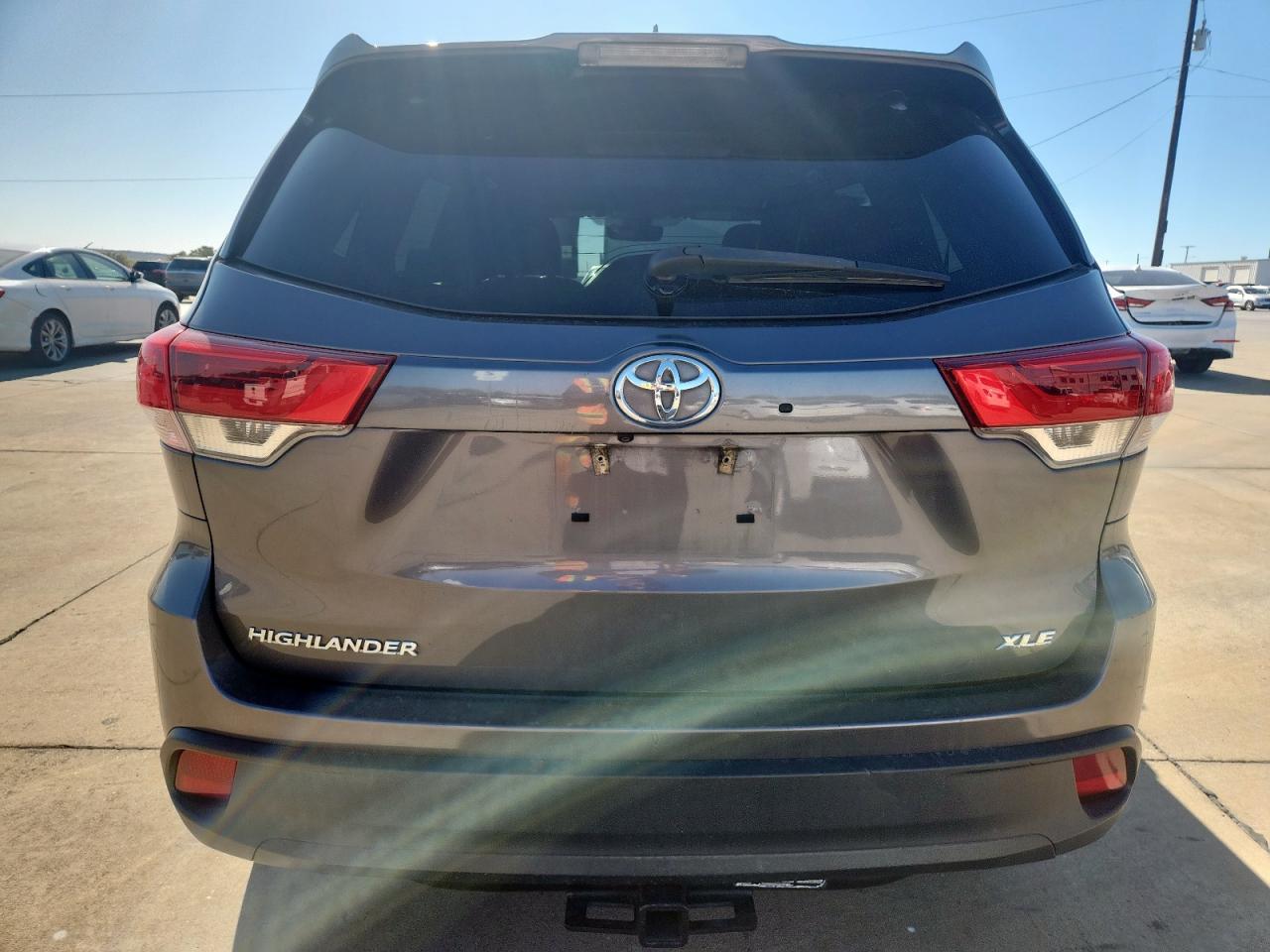 TOYOTA HIGHLANDER SE