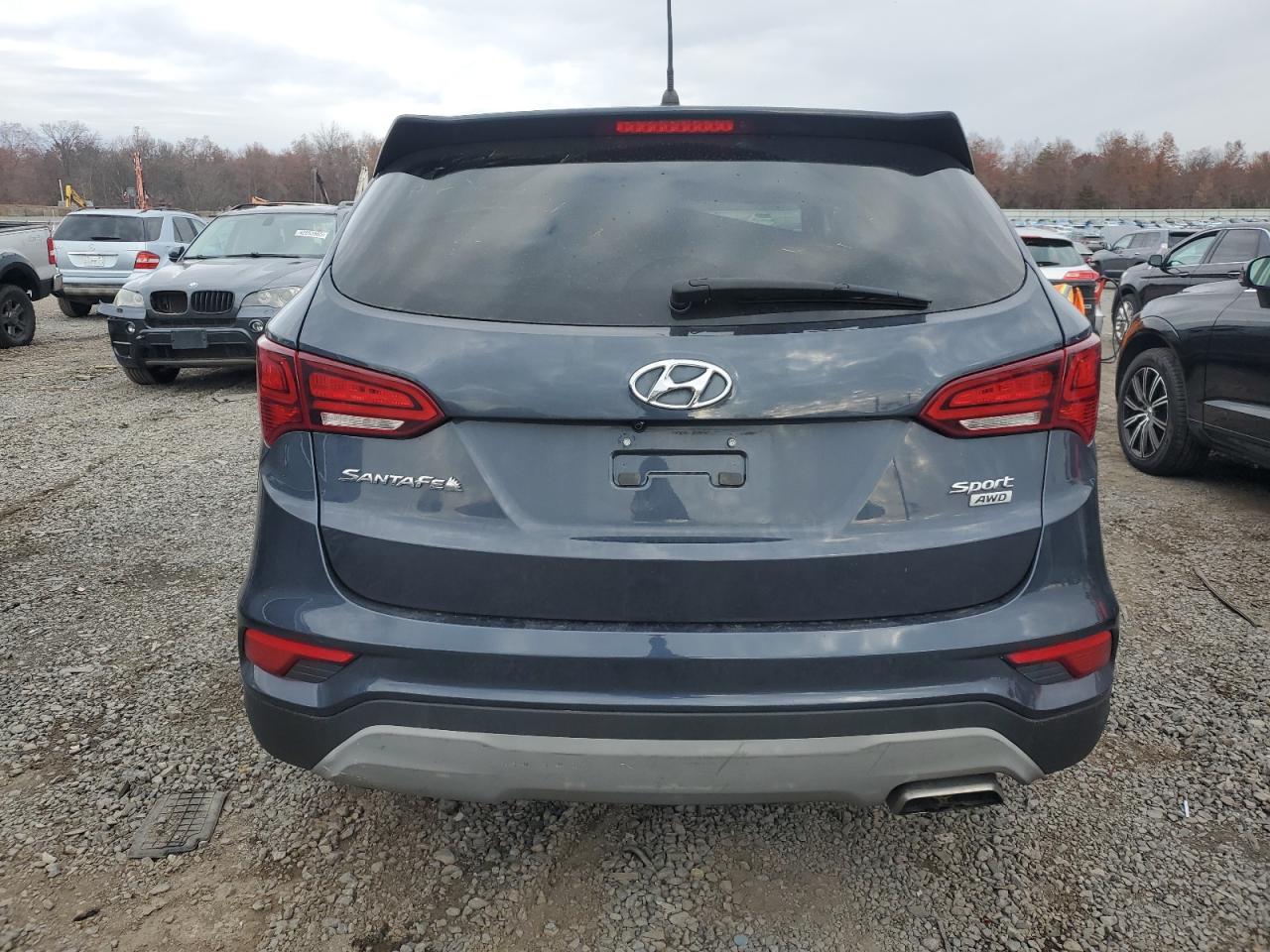 Lot #3311676229 2018 HYUNDAI SANTA FE S