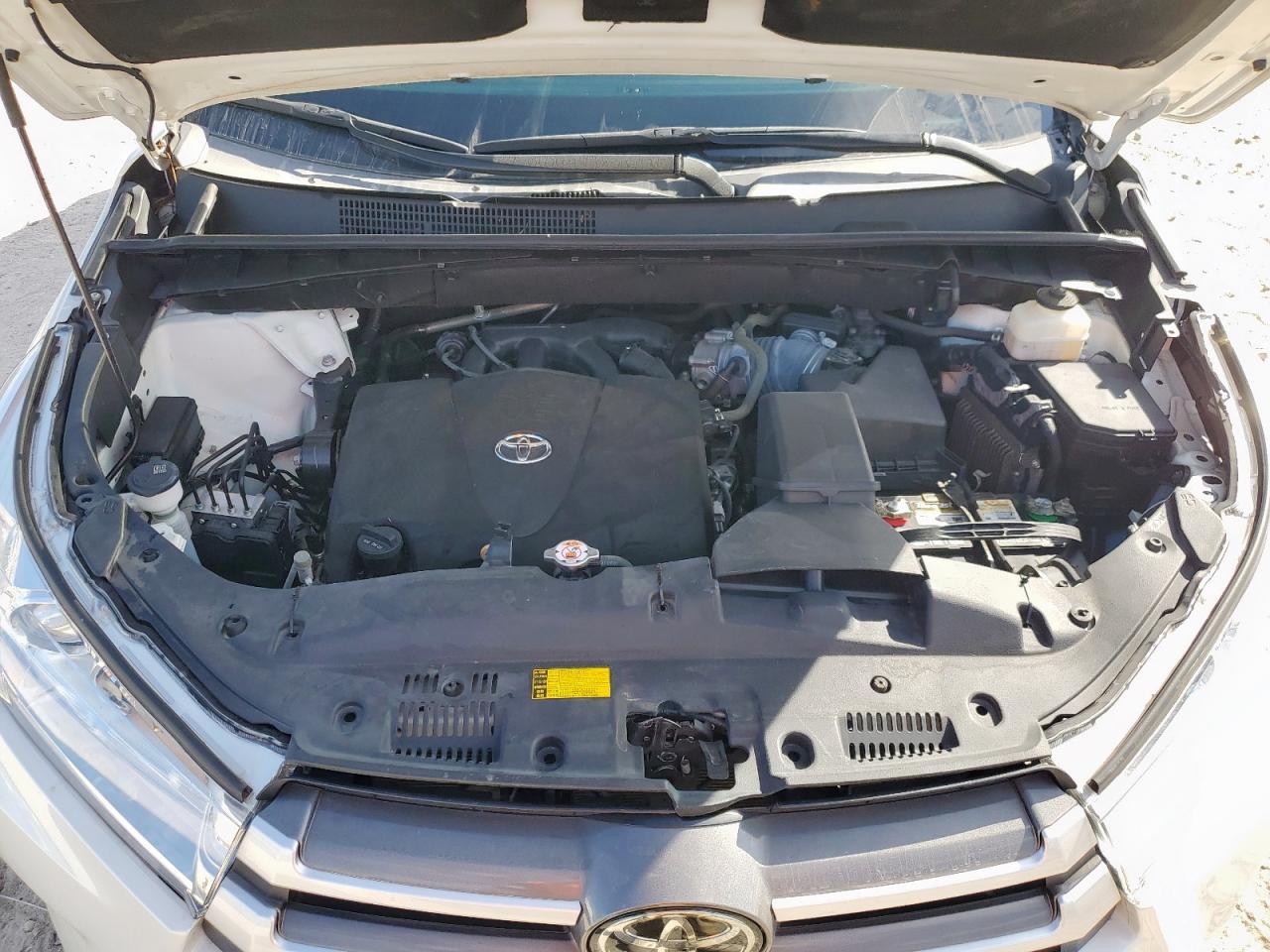 TOYOTA HIGHLANDER LE