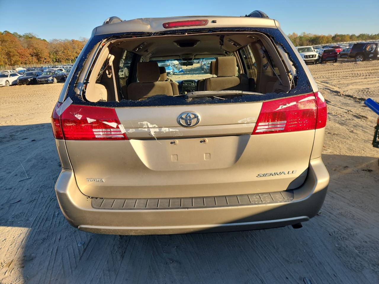Lot #3282413267 2004 TOYOTA SIENNA CE