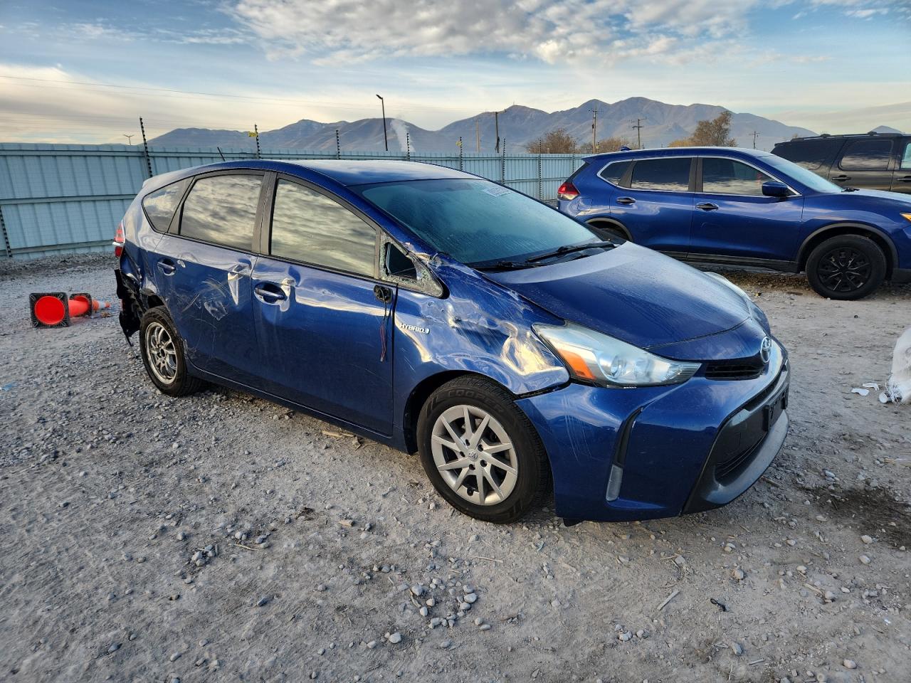 TOYOTA PRIUS V
