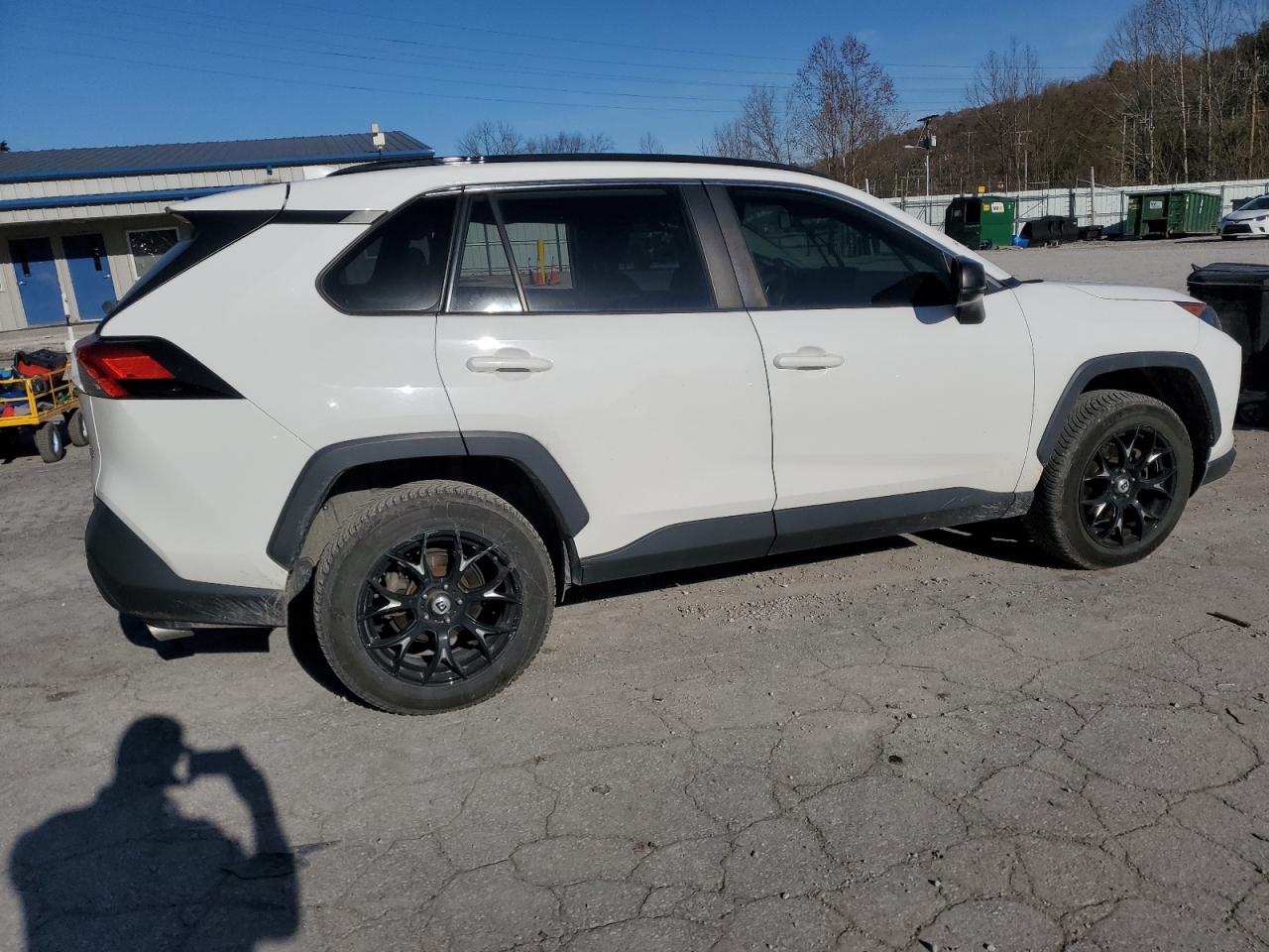 TOYOTA RAV4 LE