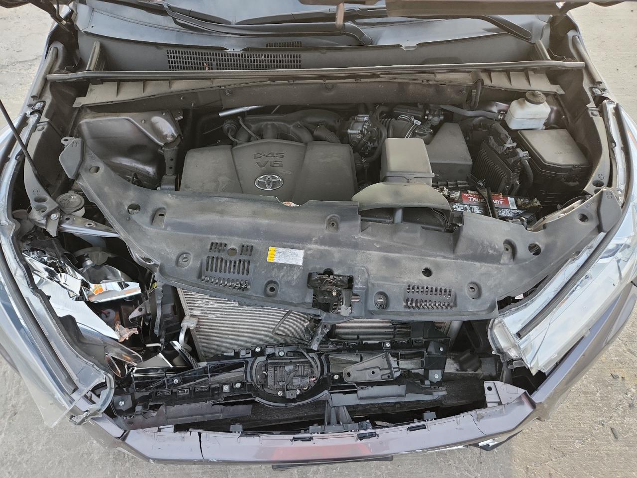 TOYOTA HIGHLANDER LE