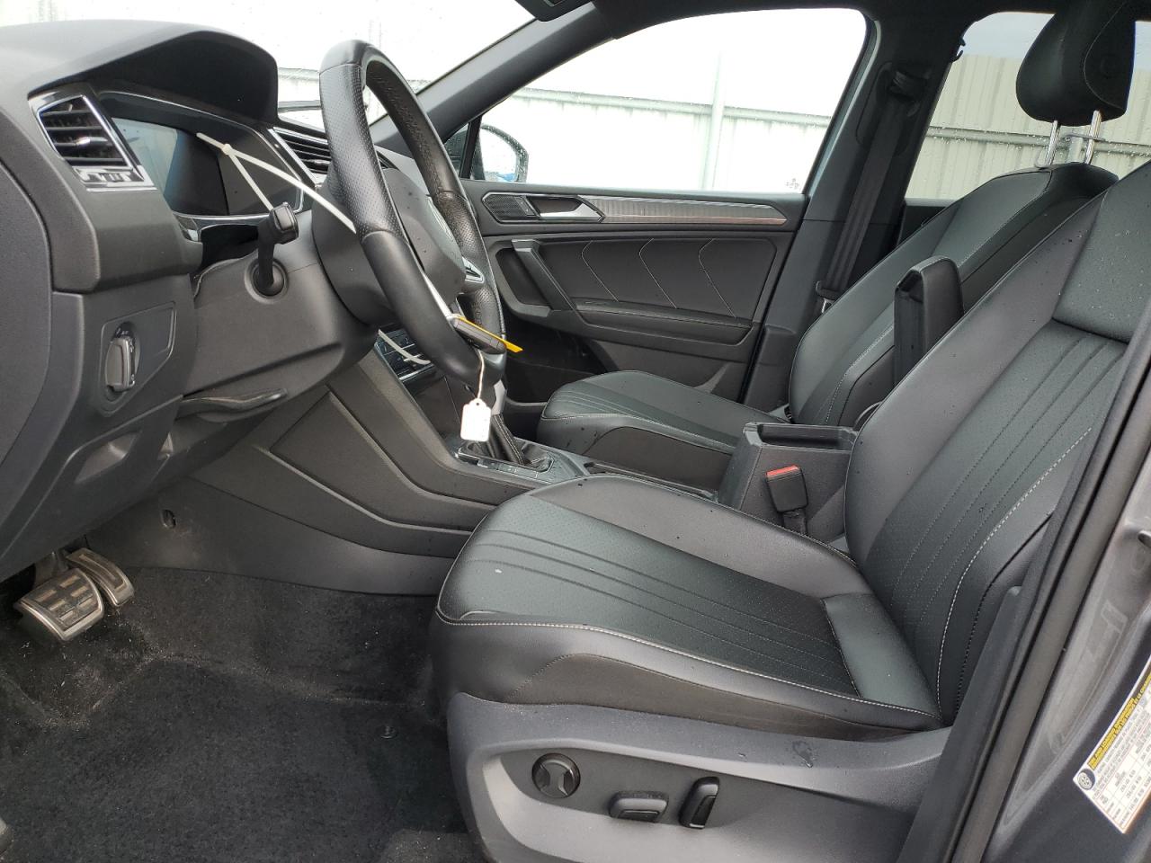 VOLKSWAGEN TIGUAN SE R-LINE BLACK