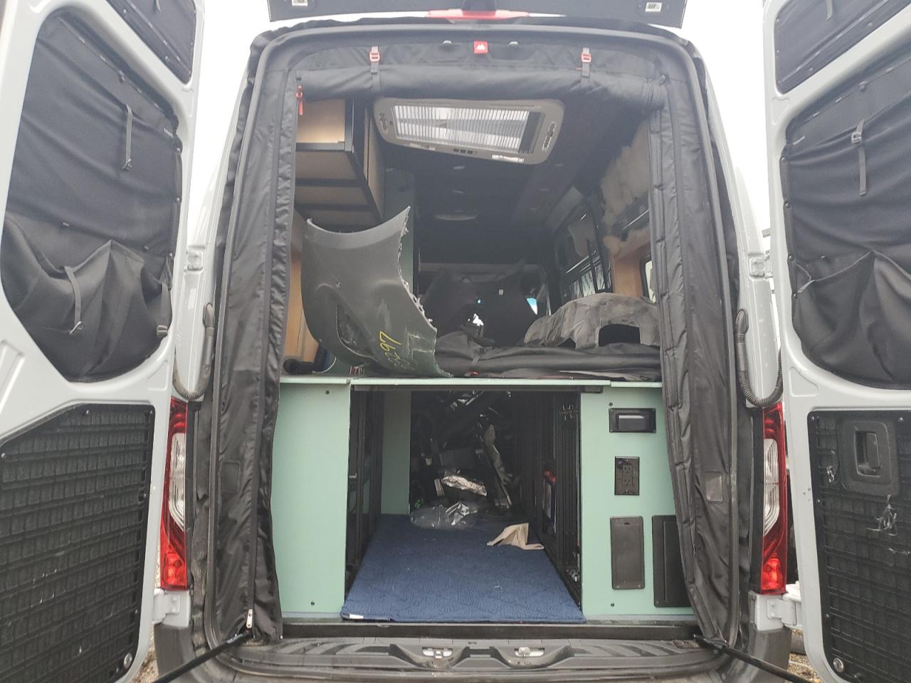 MERCEDES-BENZ SPRINTER 2500