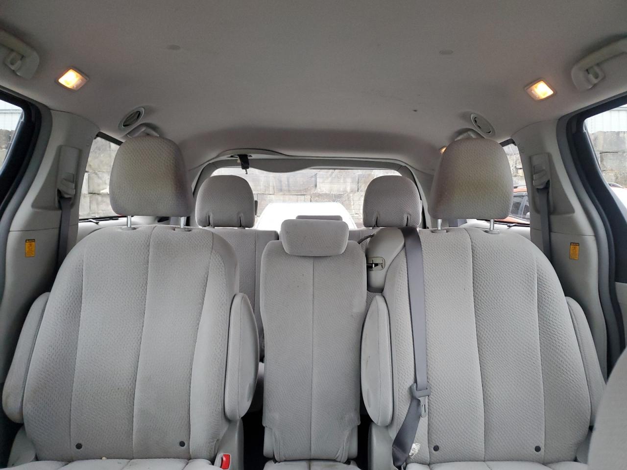 Lot #3298108128 2011 TOYOTA SIENNA LE