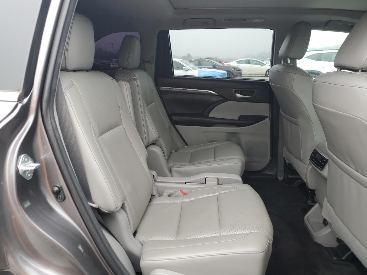 TOYOTA HIGHLANDER LIMITED