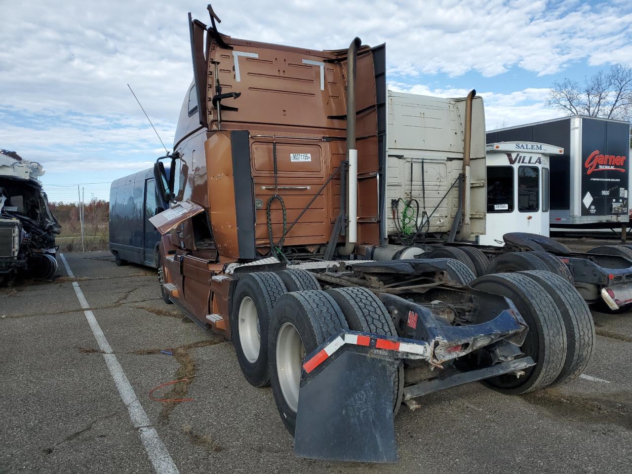 Lot #3285731659 2015 VOLVO VNL