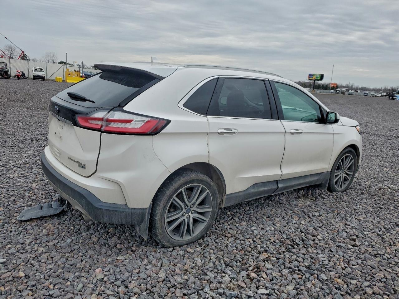 FORD EDGE TITANIUM