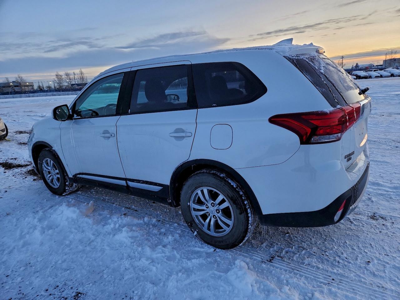 MITSUBISHI OUTLANDER ES