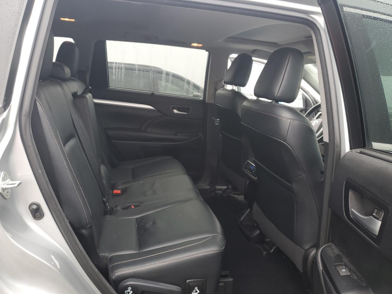 TOYOTA HIGHLANDER HYBRID