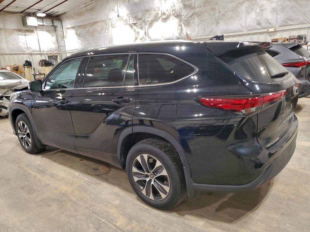 TOYOTA HIGHLANDER XLE
