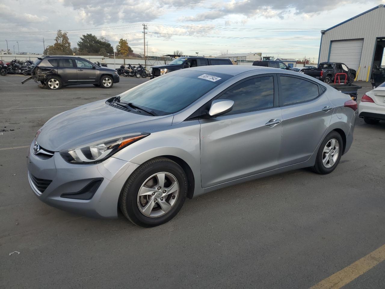 HYUNDAI ELANTRA SE