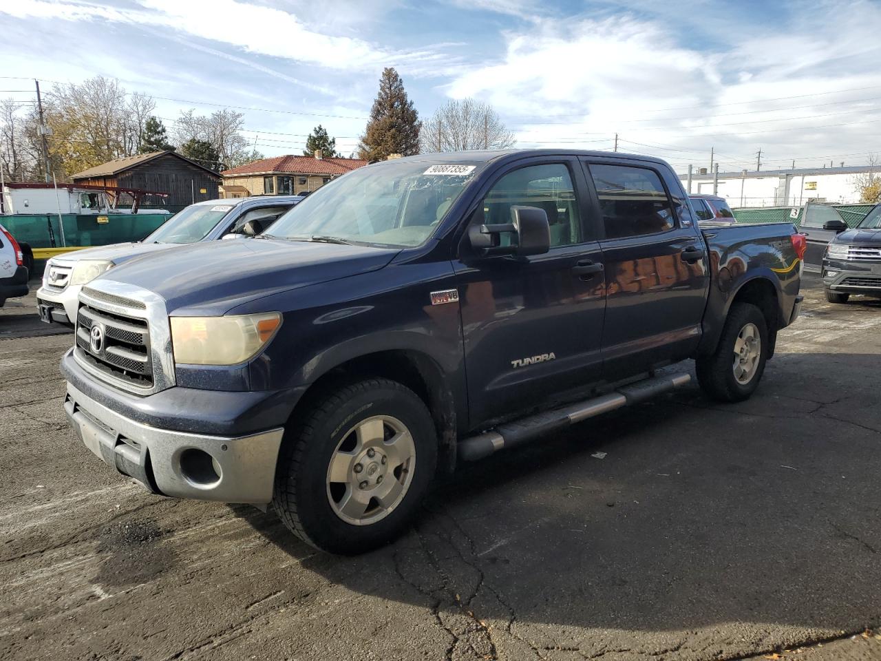 TOYOTA TUNDRA CREWMAX SR5