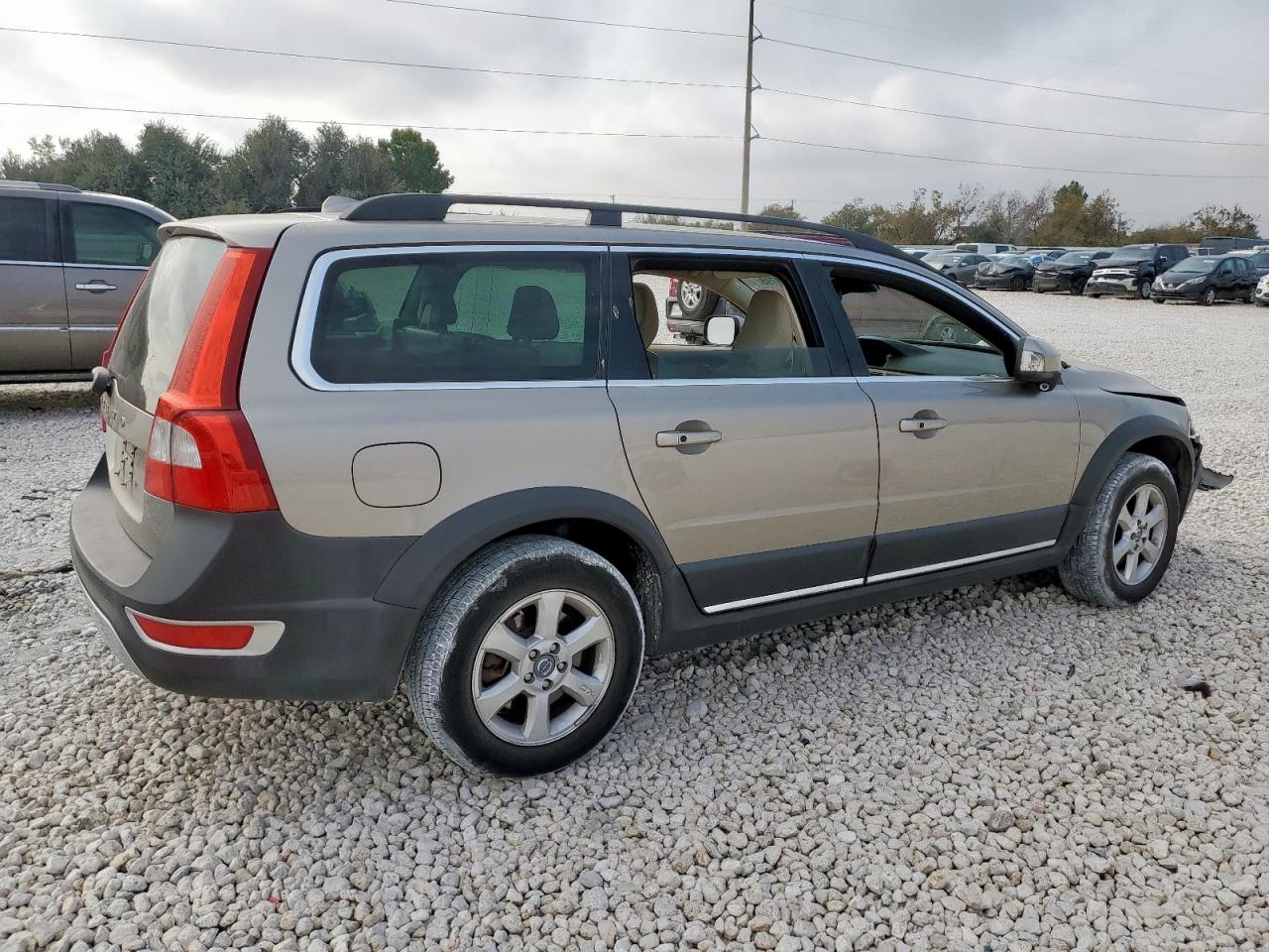 VOLVO XC70 3.2