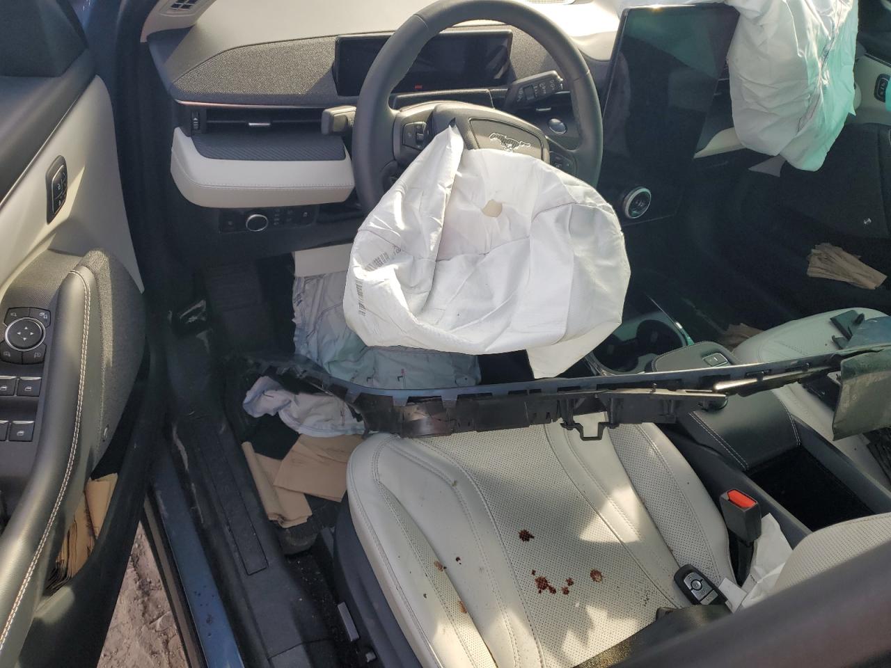 FORD MUSTANG PREMIUM