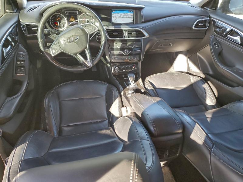 2017 INFINITI QX30 BASE #3301782400