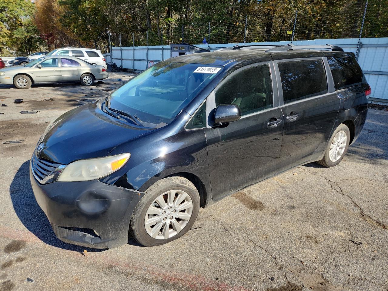 TOYOTA SIENNA XLE