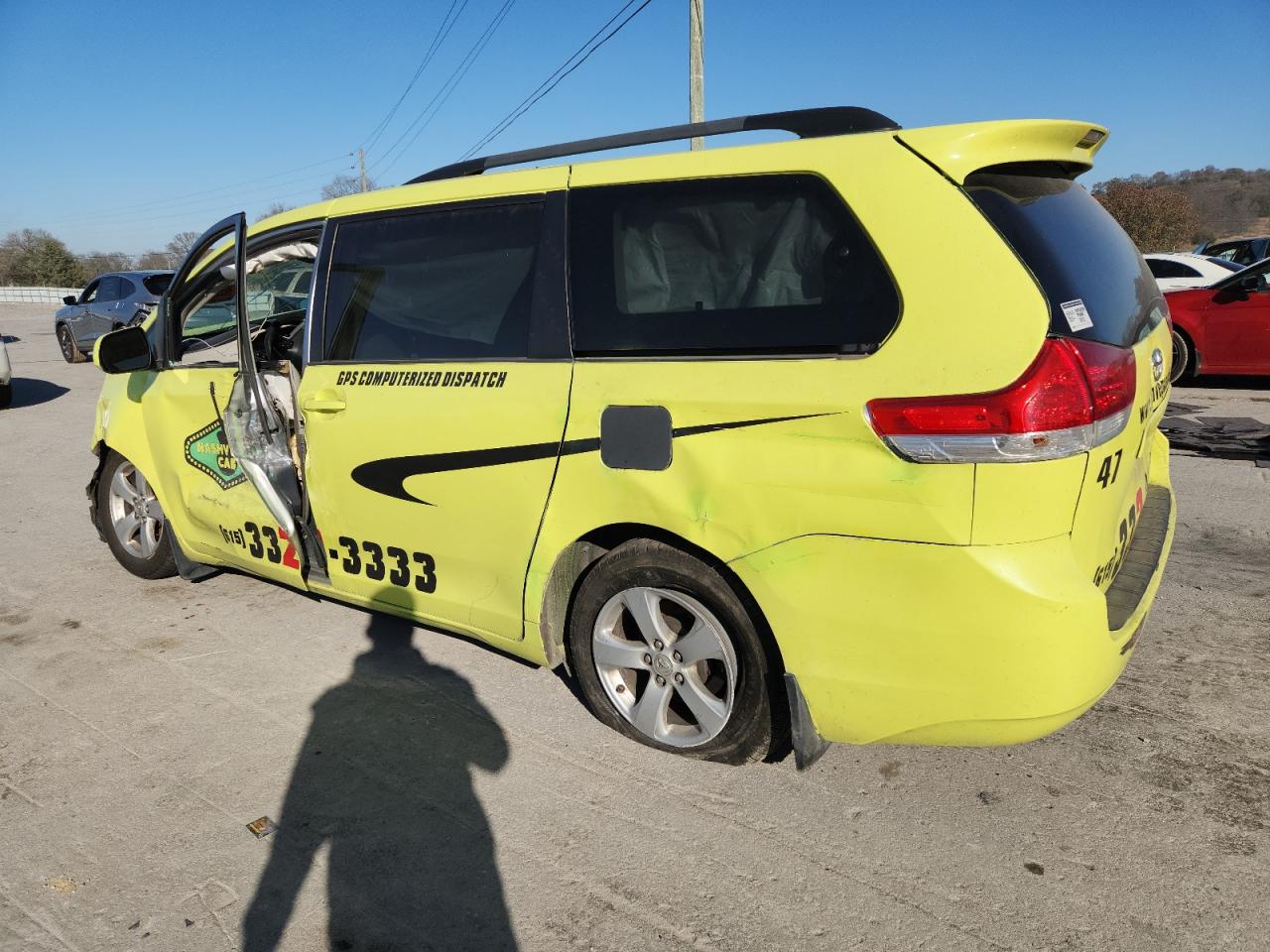Lot #3301775374 2014 TOYOTA SIENNA LE
