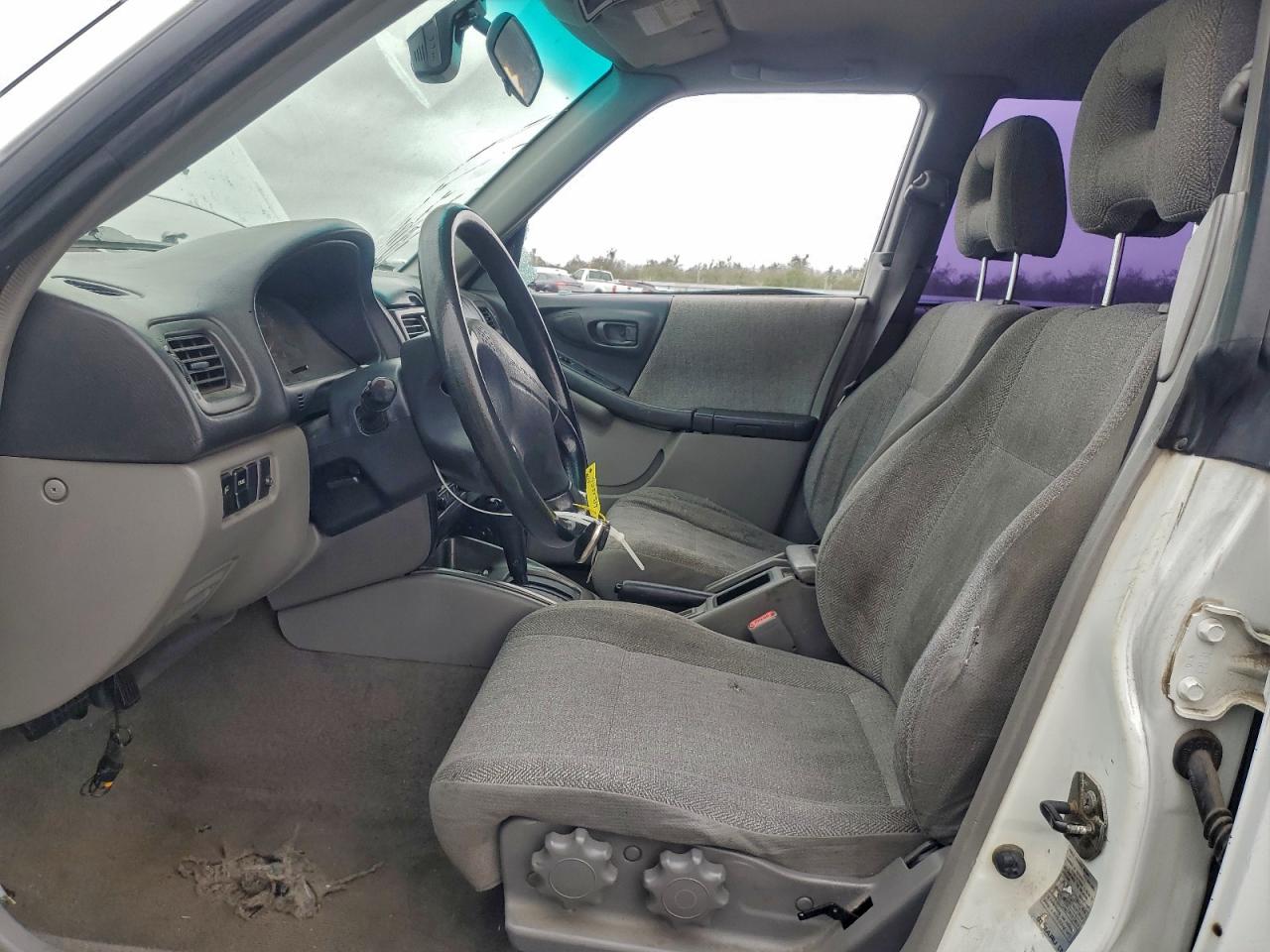 Lot #3303861782 2001 SUBARU FORESTER L