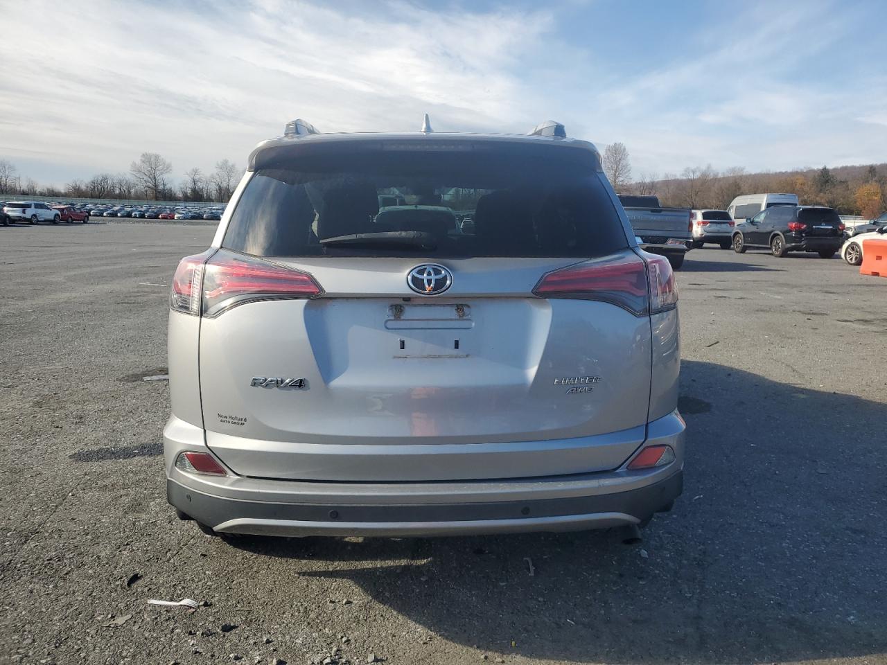 Lot #3301933452 2017 TOYOTA RAV4 LIMIT