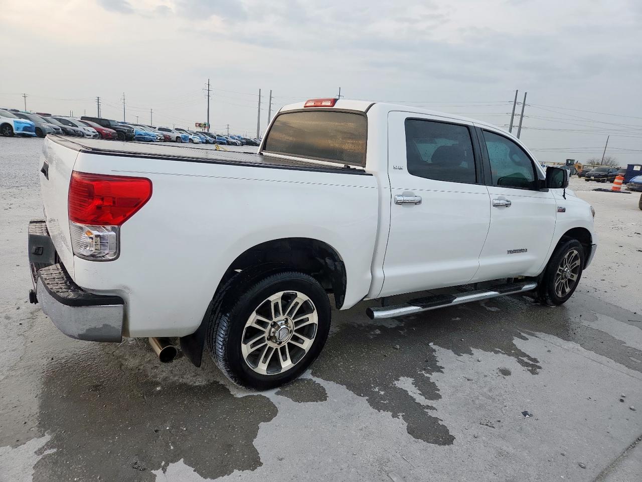 TOYOTA TUNDRA CREWMAX SR5
