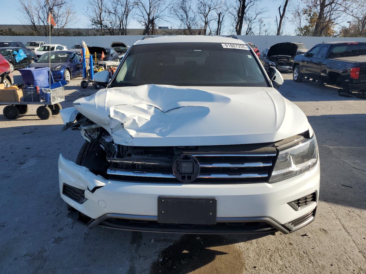 VOLKSWAGEN TIGUAN SE