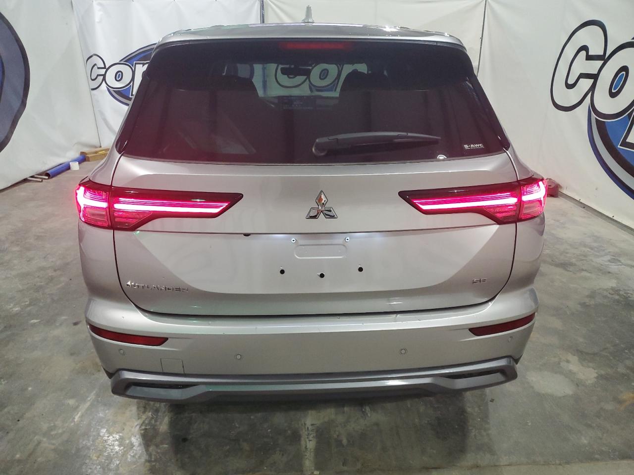 MITSUBISHI OUTLANDER SE