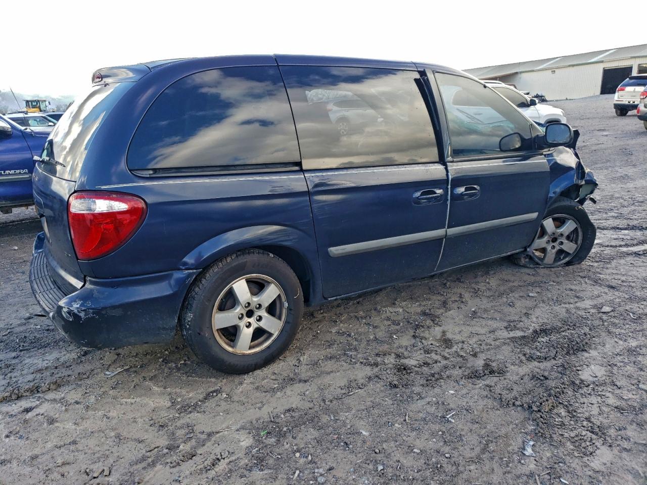 Lot #3315955100 2005 DODGE CARAVAN SX