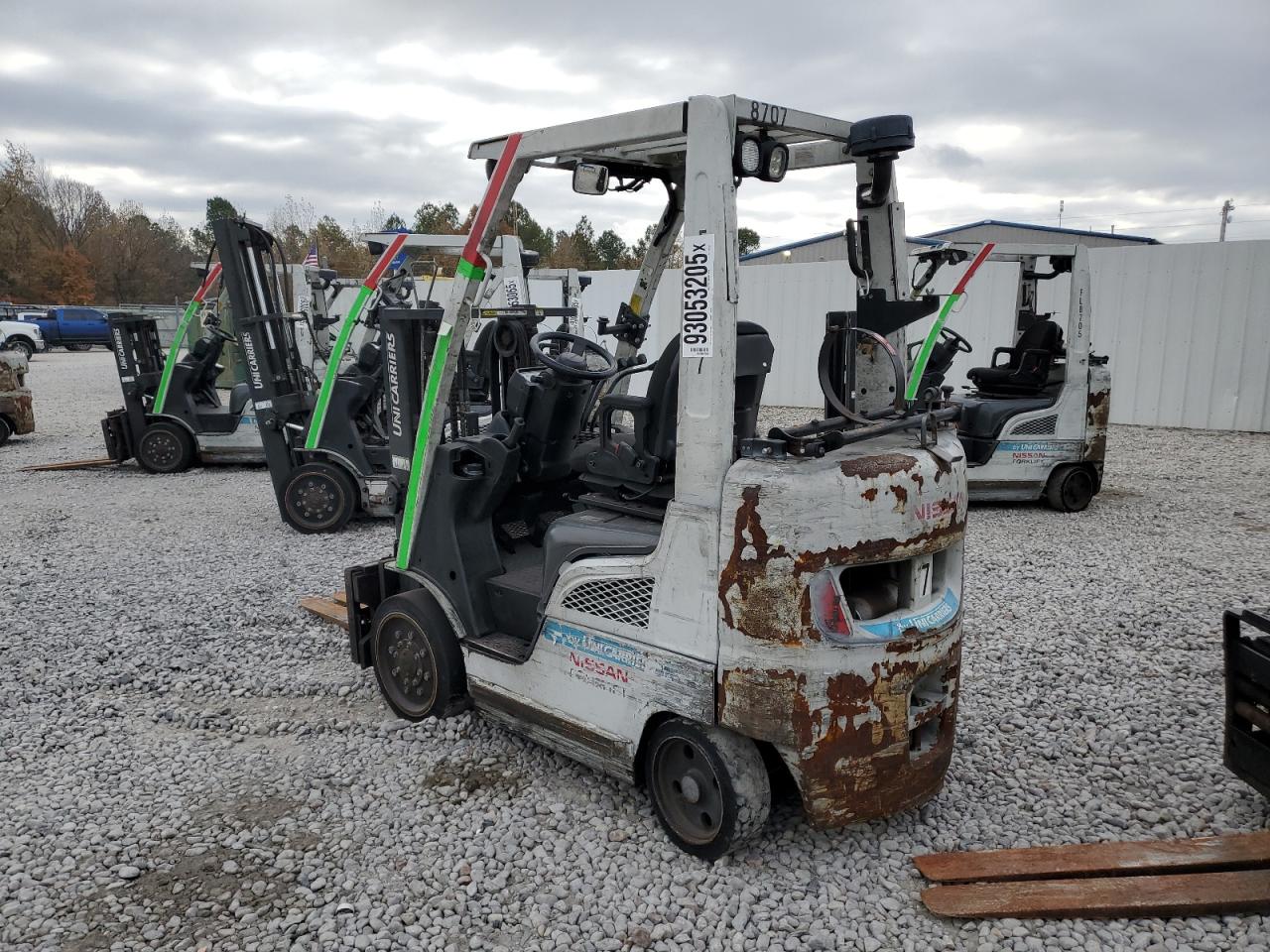 Lot #3318868923 2014 NISS FORKLIFT
