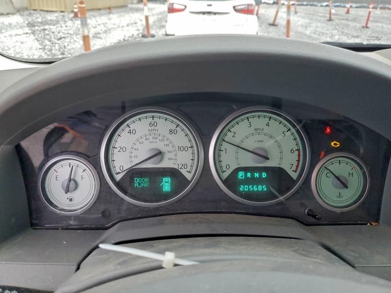 2010 CHRYSLER TOWN & COU #3302770386