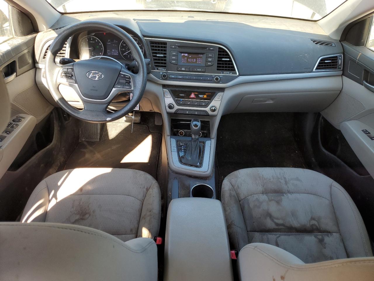 HYUNDAI ELANTRA SE
