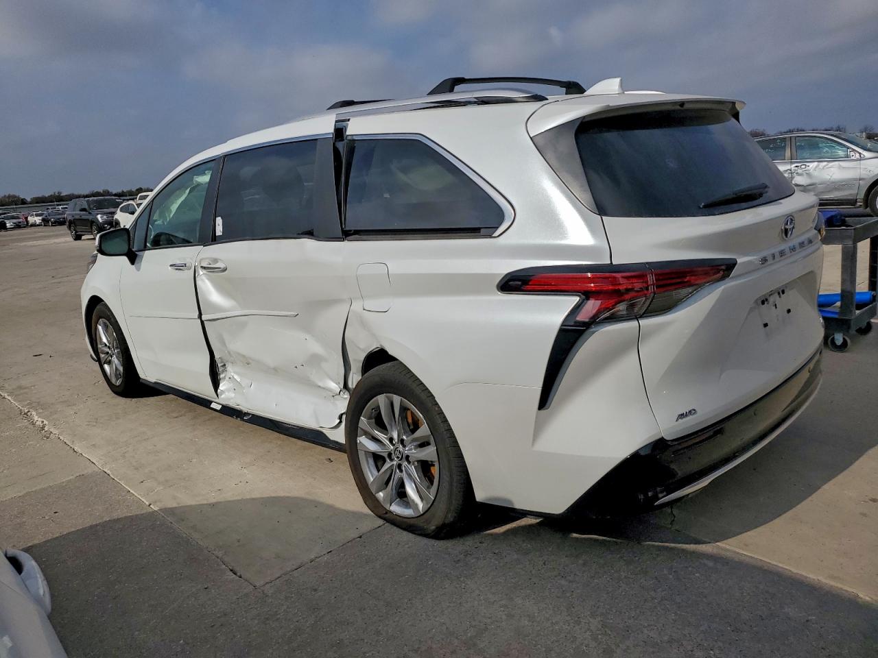 TOYOTA SIENNA LIMITED