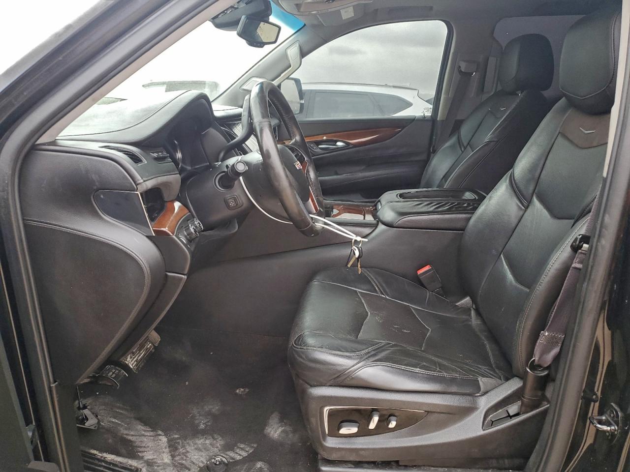 CADILLAC ESCALADE LUXURY